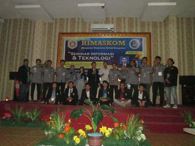 SEMINAR INFORMASI DAN TEKNOLOGI OLEH HIMASKOM